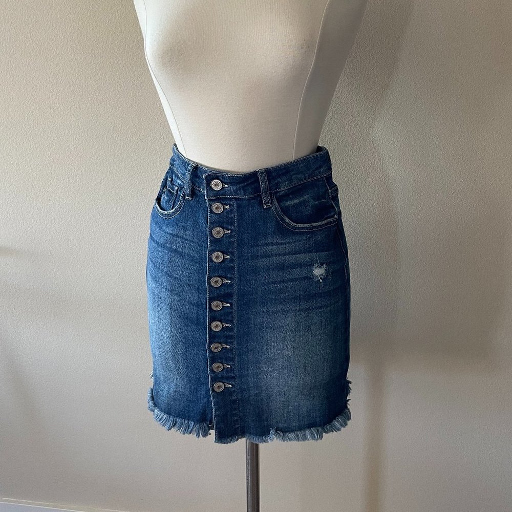 KanCan button front distressed denim skirt size small